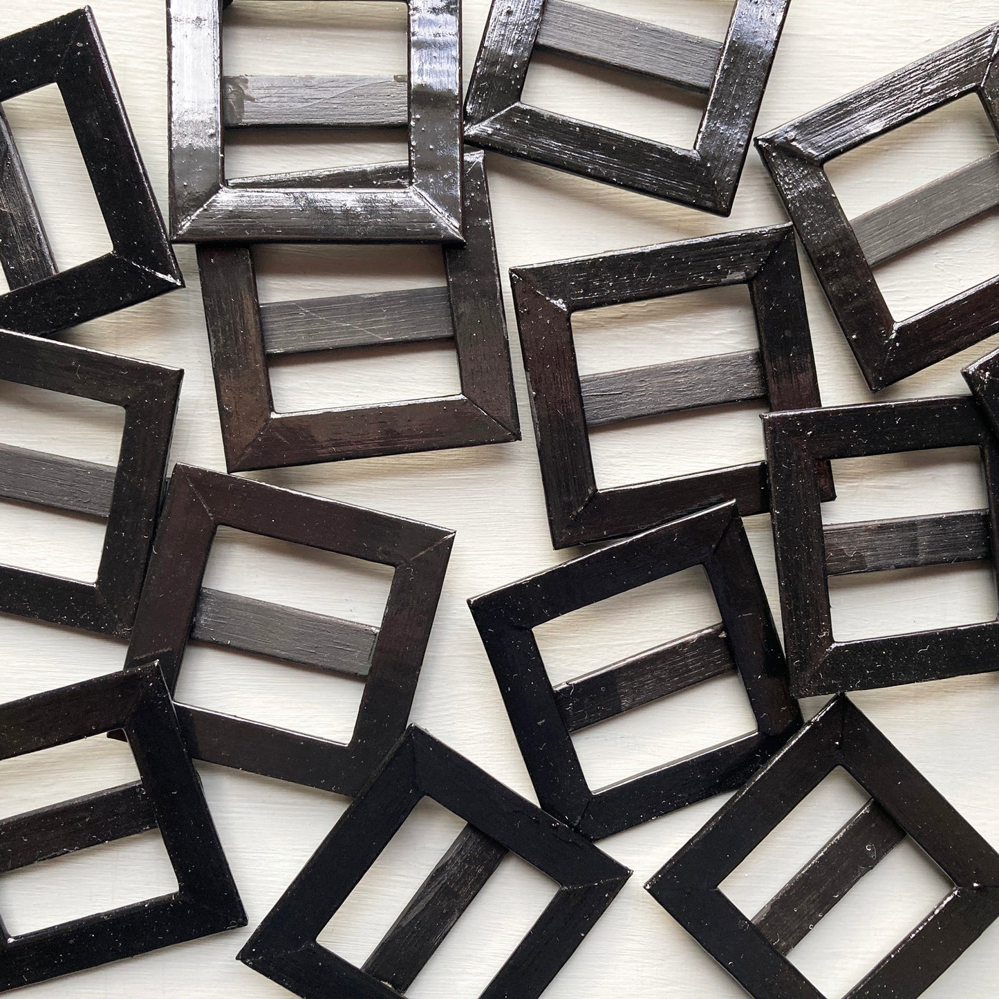 Discontinued Black Magnet Frames(add-on only)